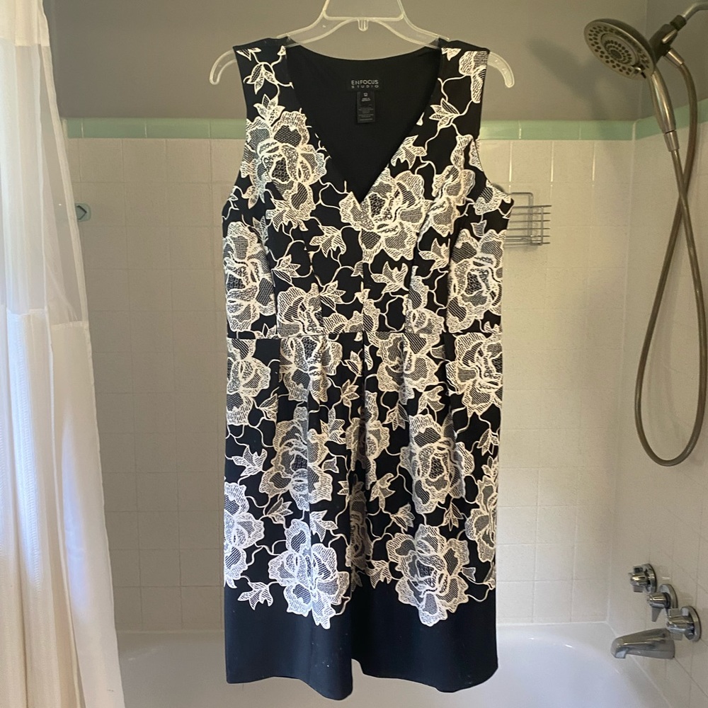 Enfocus Studio Black White Lace Dress V Neck